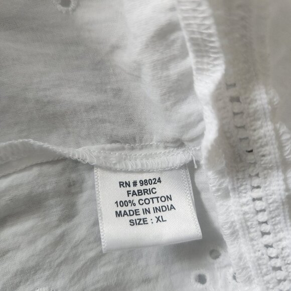 Bailey 44 White Eyelet Crop Top. Size US XL. Excellent preowned condition. - Picture 7 of 8